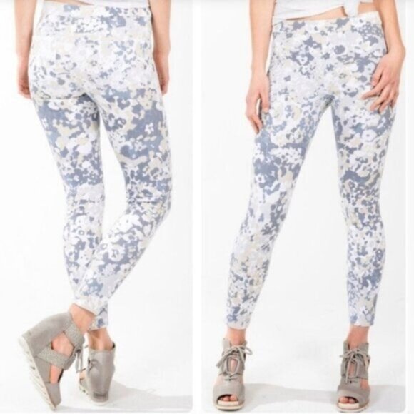 SPANX Jean-ish Ankle Leggings in Camo Floral - S - Picture 1 of 7